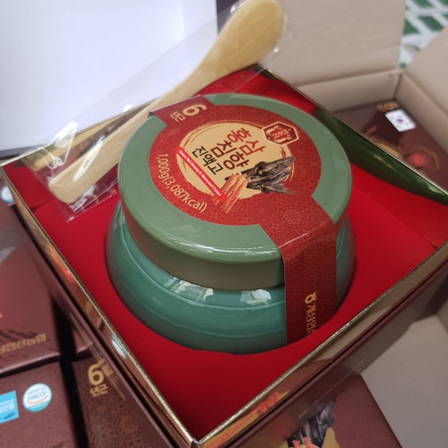 Cao Hồng Sâm Trầm Hương Hàn Quốc Hansusam Hũ 1kg